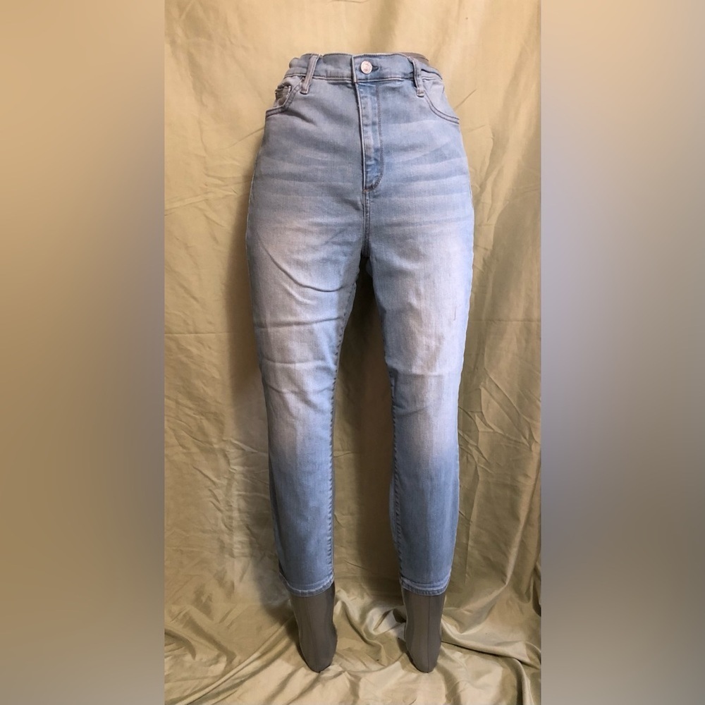 GAP Super High Rise Crop Blue Denim Jeans